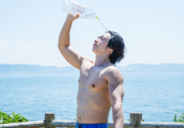 水と海、そしてマッチョ1@水　フリー素材