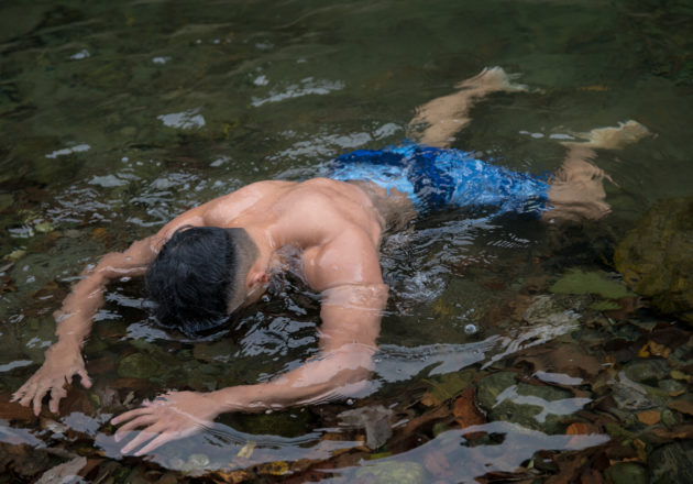 水死体マッチョ/reference stock photo muscle in autumn colors@モデル　筋肉