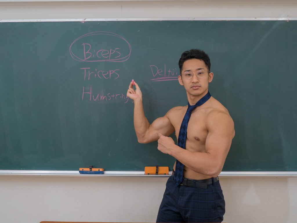 マッチョ先生/reference stock photo muscle at high school teacher@フリー素材 筋肉