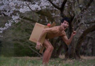 次の季節に向けて動き出した捨てマッチョ/reference stock photo muscle cherry blossoms box macho@モデル　筋肉