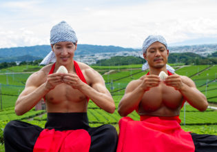 茶畑とおにぎりとマッチョ/reference photo muscle japanese@フリー素材　筋肉