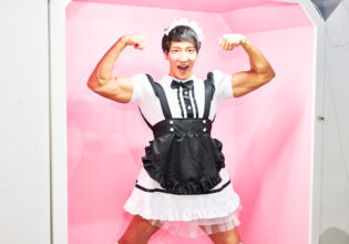 【メイド喫茶のマッチョ】メイドマッチョのダブルバイセプス/reference photo for drawing maid macho/maid cafe@フリー素材　メイド服