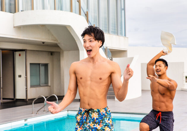 【今治タオルとマッチョ】reference photo for drawing muscle/towel and macho / プールサイドでマッチョをつかまえて@フリー素材　筋肉