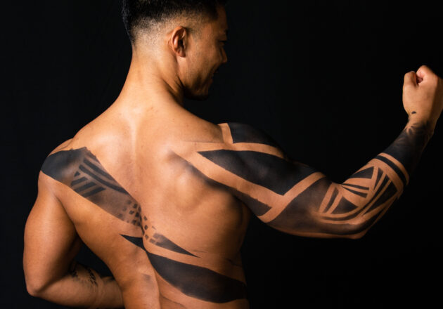 【アートなマッチョ】reference photo for drawing muscle/art of muscle body painting/空手の型をするマッチョ @筋肉　ボディペイント