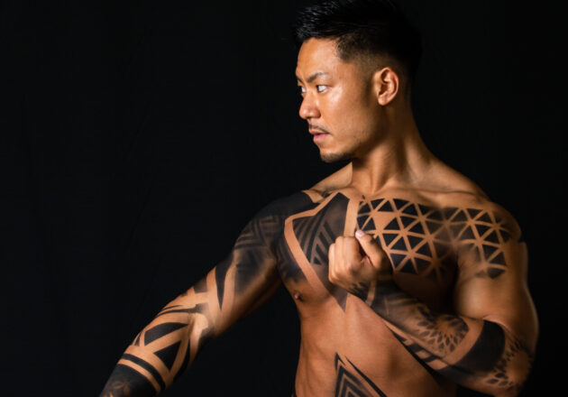 【アートなマッチョ】reference photo for drawing muscle/art of muscle body painting/空手の型をするマッチョ @筋肉　ボディペイント