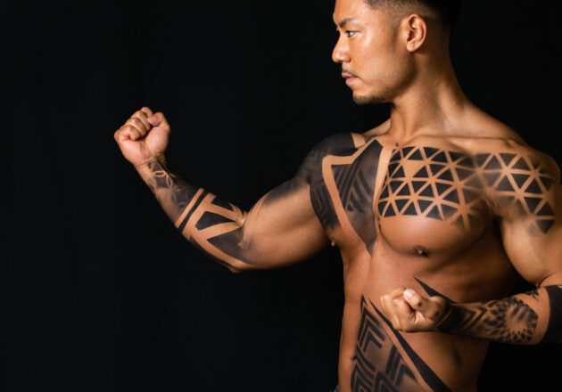 【アートなマッチョ】reference photo for drawing muscle/art of muscle body painting/空手の型をするマッチョ @筋肉　ボディペイント