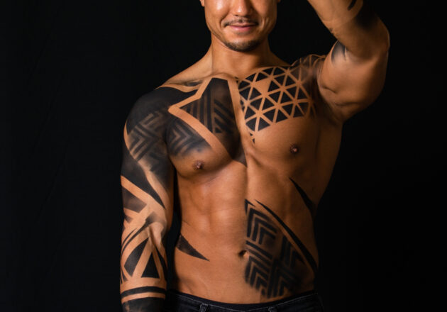 【アートなマッチョ】reference photo for drawing muscle/art of muscle body painting/天地魔闘の構えをするマッチョ @筋肉　ボディペイント
