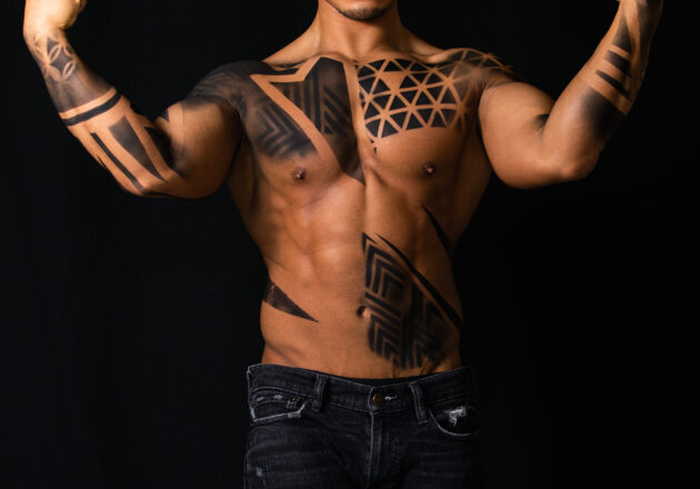 【アートなマッチョ】reference photo for drawing muscle/art of muscle body painting/三戦(さんちん)マッチョ @筋肉　ボディペイント