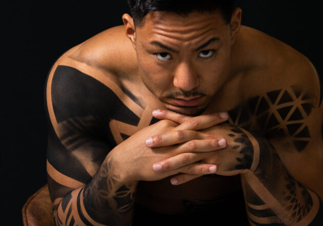【アートなマッチョ】reference photo for drawing muscle/art of muscle body painting/今日のお昼ご飯'(たんぱく質)を考えるマッチョ @大胸筋　ボディペイント