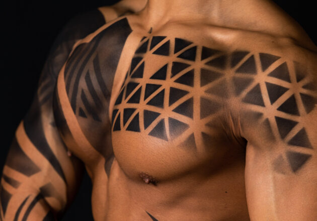 【アートなマッチョ】reference photo for drawing muscle/art of muscle body painting/art on the pecs@モデル　筋肉
