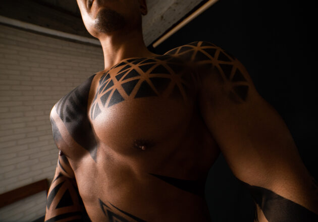 【アートなマッチョ】reference photo for drawing muscle/art of muscle body painting/art on the pecs@大胸筋　アート