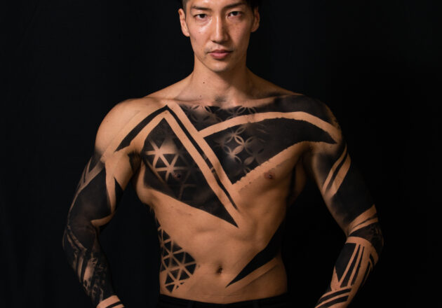 【アートなマッチョ】reference photo for drawing muscle/art of muscle body painting/正座のマッチョ@フリー素材　筋肉