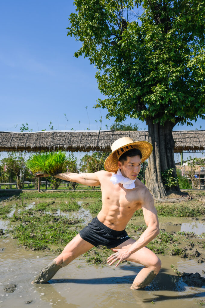 農家のマッチョ in タイ@farmaer muscle stock photos ปลูกข้าว　นักเพาะกาย　จังหวัดสุพรรณบุรี　ชาวนา/タイ　マッチョ　モデル
