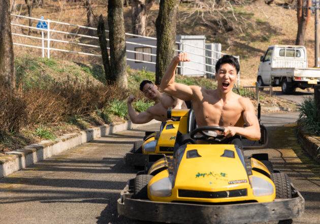 ゴーカートとマッチョ@muscle cars stock photos