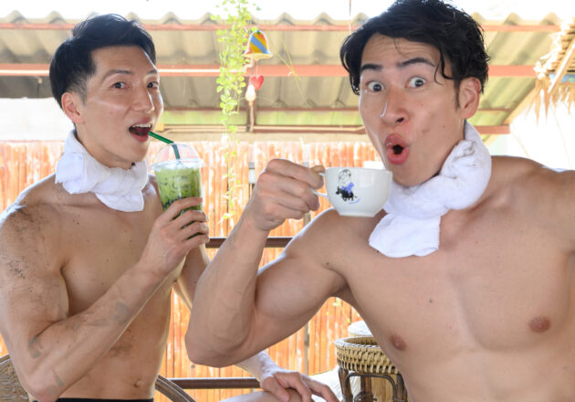 タイティーを飲むマッチョ(ชานมย็น)@フリー素材　タイティー　ชานมย็น
