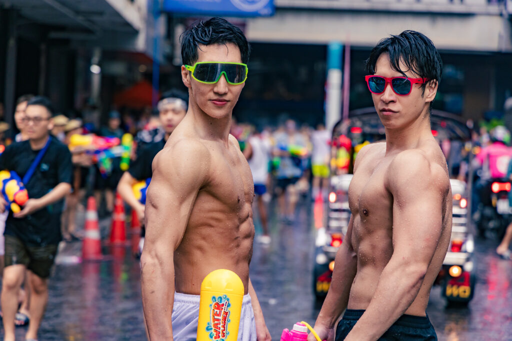 ソンクランフェスティバル水かけ祭りガチ勢のマッチョin bangkok@songkran Thailand muscleman