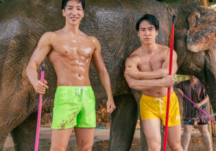象洗いのマッチョ@エレファントケアキャンプ　タイ