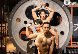 科学技術館のマッチョ　フリー素材