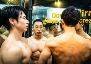 筋肉乱反射@mirror world stock photo