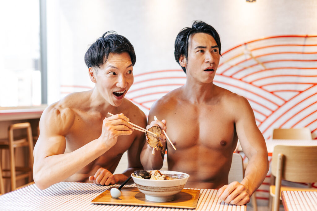 たんぱく質をこっそり頂くマッチョ/マッチョフリー素材