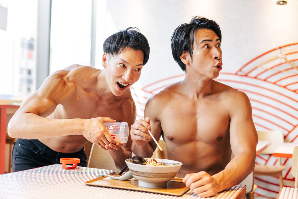 ラーメンにこっそりプロテインを入れるマッチョ/札幌ラーメン　マッチョ