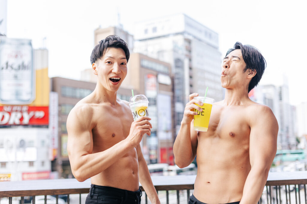 レモネードを頂くマッチョ/muscular men toast stock photo in Sappro Japan