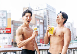 レモネードを頂くマッチョ/muscular men toast stock photo in Sappro Japan